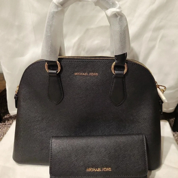 Michael Kors Bag and wallet bundle NWT 👜 - Picture 1 of 12